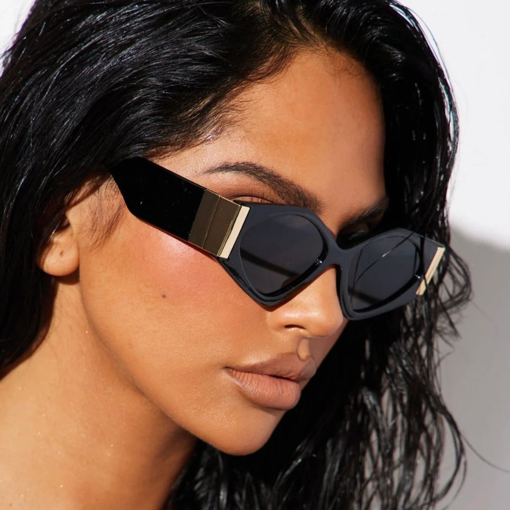 STUNTING ALWAYS CAT EYE SUNGLASSES - BLACK